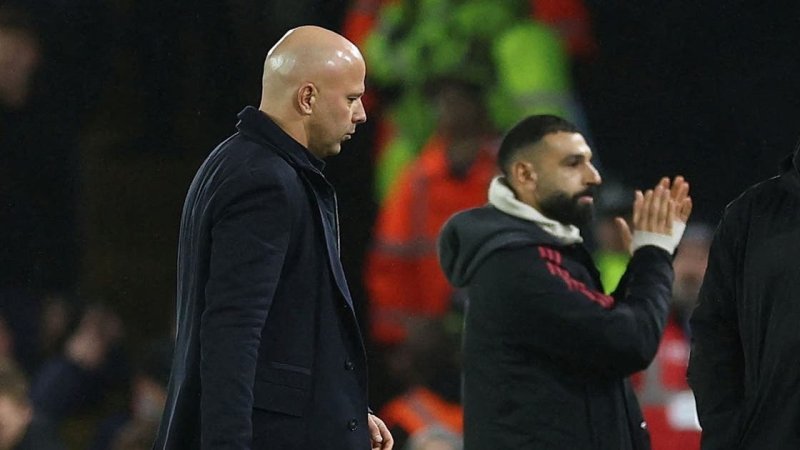 جماهير ليفربول تدعم سلوت في صراعه مع صلاح
