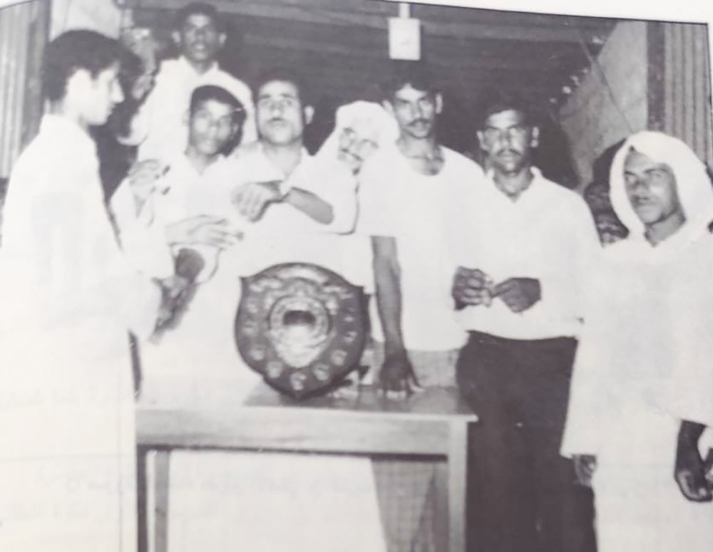 تكريم الفريق الأول الحائز على درع بطولة دورة الريف المجاور في العام 1970