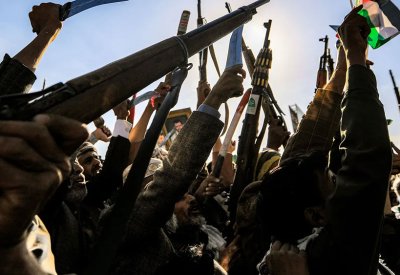 واشنطن تندد باحتجاز الحوثيين لموظفي سفارتها في اليمن
