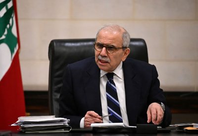 سلام: الدولة وحدها من يتخذ قراري الحرب والسلم