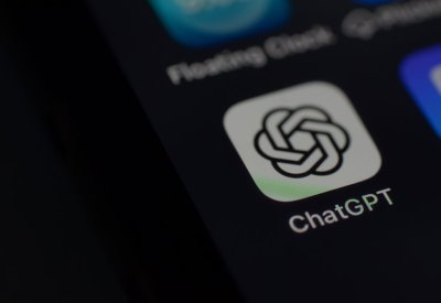 شات جي بي تي ينتزع صدارة تطبيقات آيفون في 2025