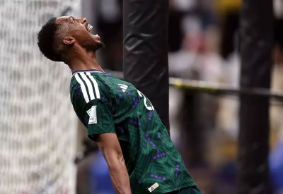 كنو يقود السعودية لفوز صعب على فلسطين في كأس العرب