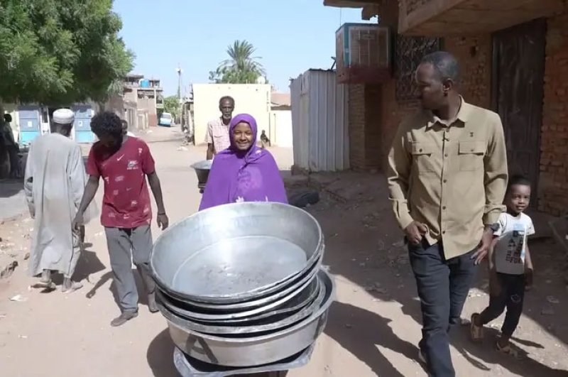 السودان يدشن برنامجاً لدعم الأسر الفقيرة بقيمة 50 ألف جنيه شهرياً