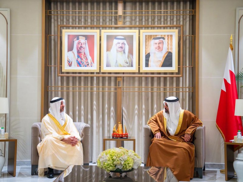 وزير المالية يلتقي مساعد وزير شؤون مجلس الوزراء للتنافسية والتبادل المعرفي في دولة الإمارات