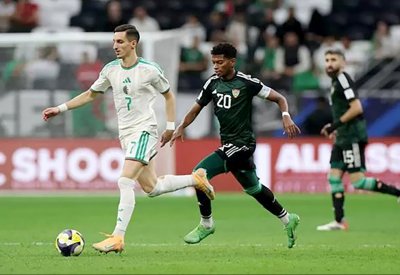 الأردن والإمارات يبلغان نصف نهائي كأس العرب
