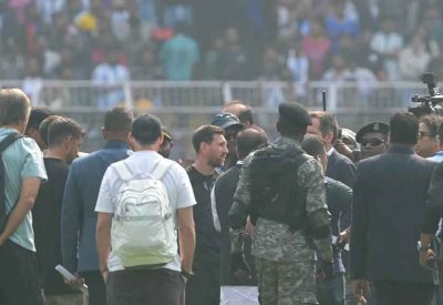 ميسي في الهند.. جولة تاريخية تتحول إلى كارثة وطنية وعنف