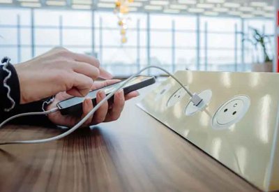 لا تبحث عن الأقوى.. طريقة اختيار الشاحن المناسب لهاتفك