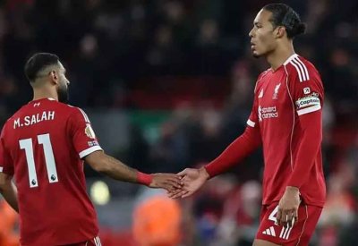 فان دايك يثير القلق حول مستقبل محمد صلاح مع ليفربول
