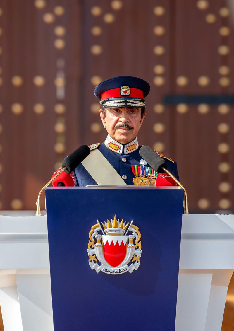 وزير الداخلية يؤكد على الرعاية الملكية السامية نحو تعزيز القيمة الحضارية والمجتمعية لشرطة البحرين وترسيخ دورها في تعزيز الأمن ونشر الطمأنينة في المجتمع