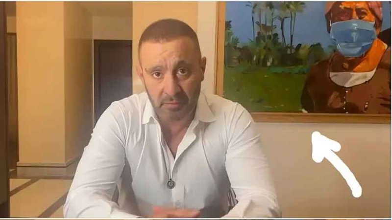 لوحة خلف أحمد السقا شغلت المصريين.. صاحبها يخرج عن صمته
