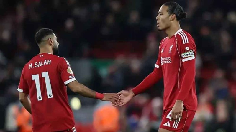 فان دايك يثير القلق حول مستقبل محمد صلاح مع ليفربول