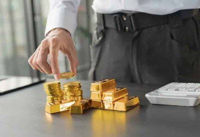 ارتفاع أسعار الذهب واستقرار الفضة بعد زيادة قياسية