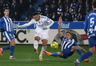 ريال مدريد ينجو من ألافيس.. وألونسو يتنفس