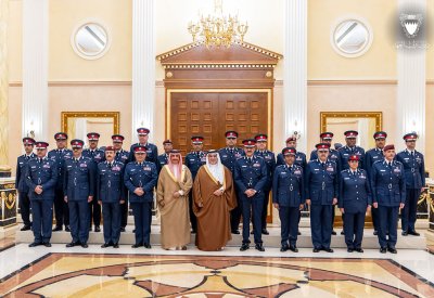 سمو ولي العهد نائب القائد الأعلى للقوات المسلحة رئيس مجلس الوزراء يلتقي وزير الداخلية وكبار الضباط والمسؤولين بالوزارة