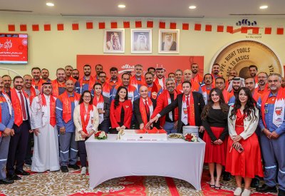 البا تتزين باللون الأحمر احتفاءً بالأعياد الوطنية لمملكة البحرين