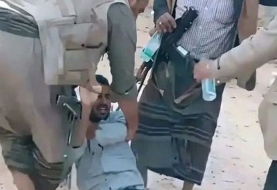 اليمن.. إعدام عرفي موثق لشاب سلمته أسرته بعد اتهامه بجريمة قتل
