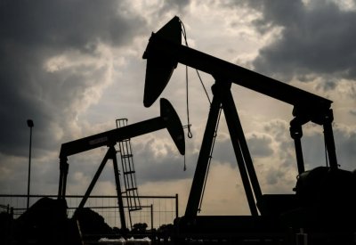 الخام الأميركي يرتفع 1.5 % بعد قرار فرض حصار على ناقلات النفط من وإلى فنزويلا