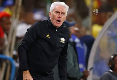 مدرب جنوب إفريقيا يلاحق إنجاز رينارد