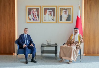 وزير المواصلات يستقبل سفير فرنسا لدى البحرين