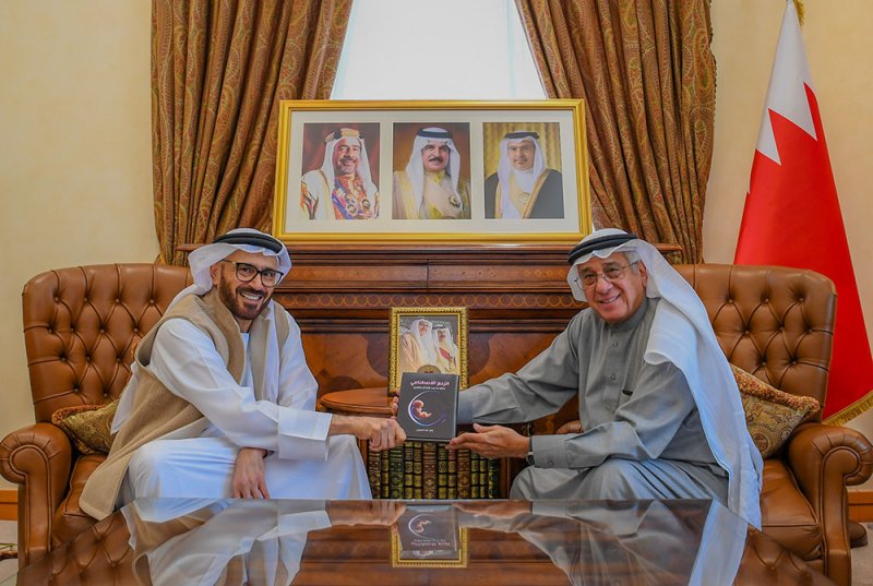 مستشار جلالة الملك لشؤون الإعلام يستقبل نائب رئيس مجلس أمناء مركز الإمارات للدراسات والبحوث الاستراتيجية
