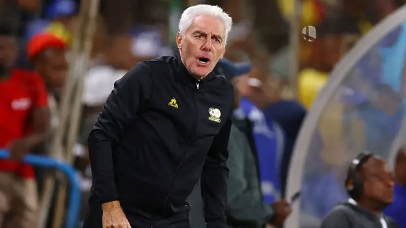 مدرب جنوب إفريقيا يلاحق إنجاز رينارد