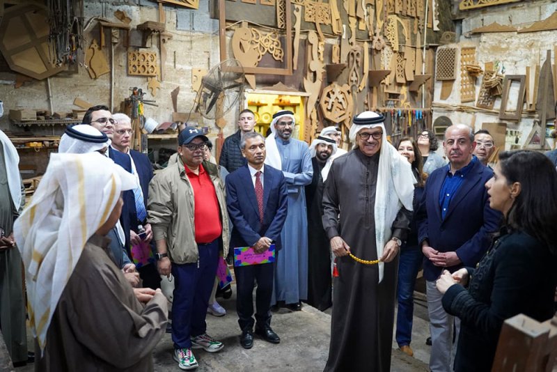 وزير الخارجية يزور مهرجان ليالي المحرق برفقة سفراء البعثات الأجنبية المعتمدة في المملكة
