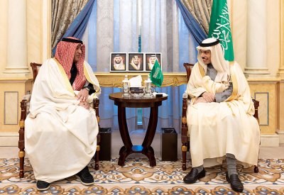 وزير الخارجية السعودي والأمين العام لمجلس التعاون يبحثان تعزيز العمل الخليجي المشترك