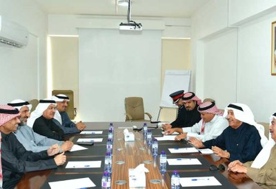 محافظ المحرق يستقبل رئيس وأعضاء جمعية رجال الأعمال البحرينية