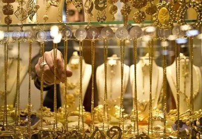 سعر الذهب في مصر يتجاهل التراجع العالمي ويستمر عند مستويات مرتفعة