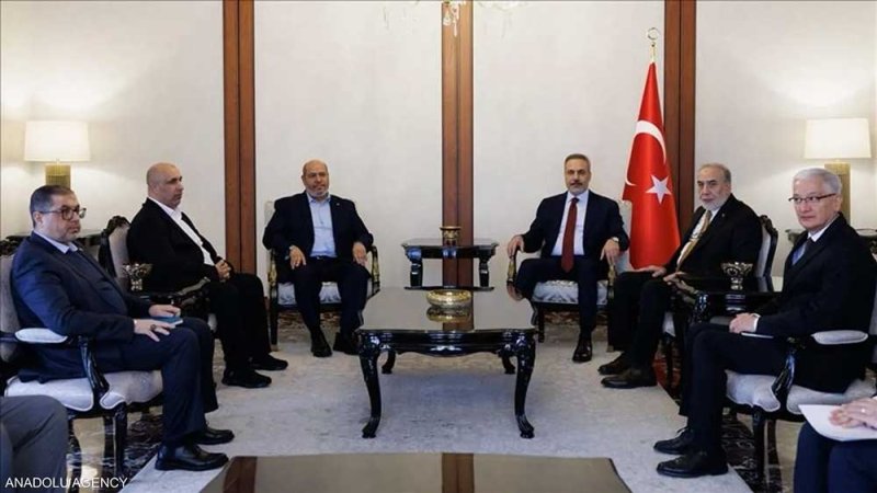 وزير خارجية تركيا يبحث مع حماس المرحلة الثانية من خطة غزة