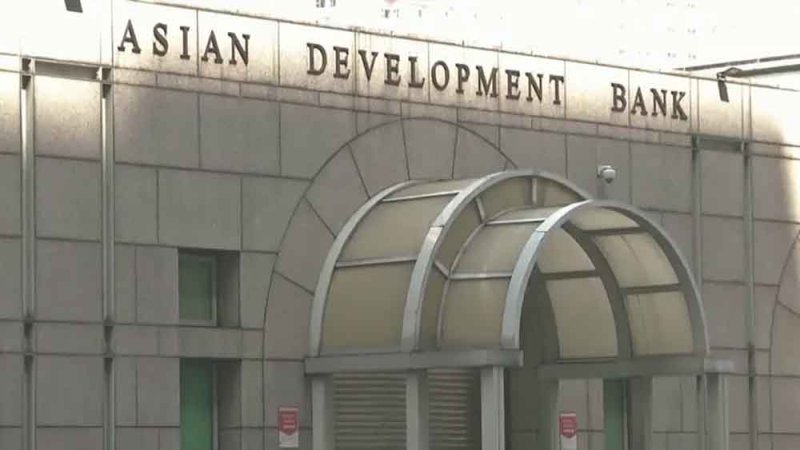 باكستان وبنك التنمية الآسيوي يوقّعان مبادرتين بقيمة 730 مليون دولار