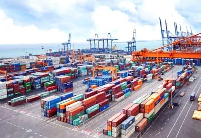 الصادرات السعودية غير البترولية تقفز 32.3 % في أكتوبر على أساس سنوي