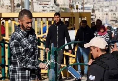 توصية أمنية إسرائيلية بإعادة عمال الضفة للعمل داخل الخط الأخضر
