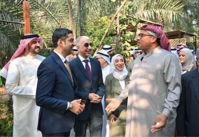 وزير شؤون البلديات والزراعة يقوم بزيارة ميدانية لسوق المزارعين البحرينيين بمشاركة عدد من الوزراء والمسؤولين