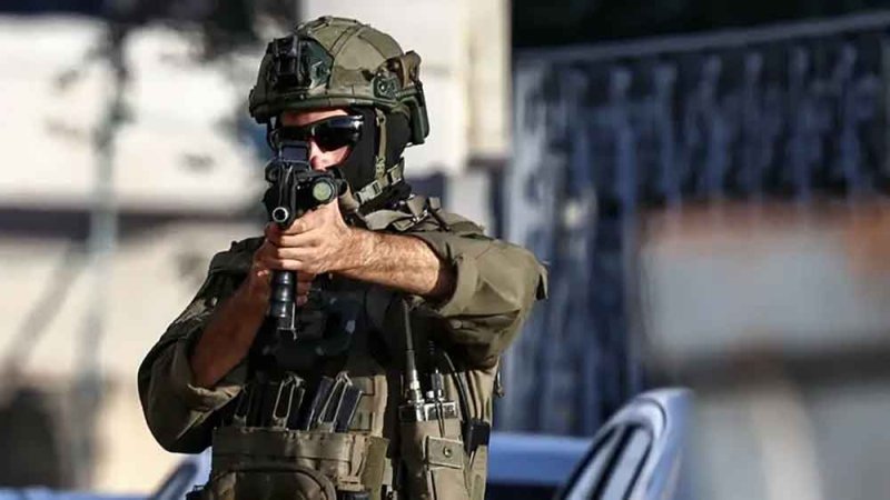 إسرائيل تواصل عمليتها العسكرية بالضفة.. وتستهدف غزة بحراً وجواً