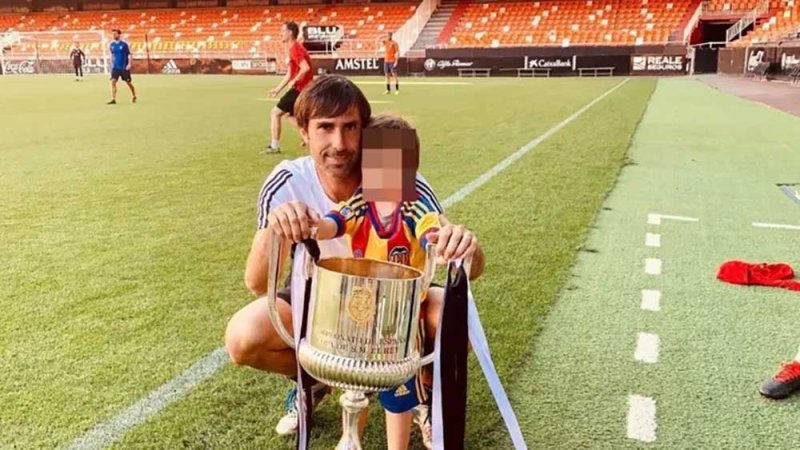 وفاة مدرب سيدات فالنسيا وثلاثة من أبنائه بعد غرق قارب في إندونيسيا