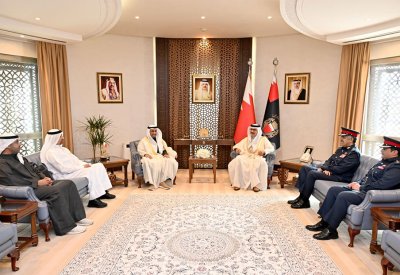 وزير الداخلية يتلقى دعوة رسمية لزيارة الكويت ويبحث تعزيز التعاون الأمني المشترك