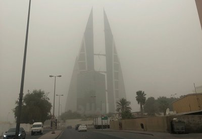الطقس في البحرين اليوم معتدل مع تصاعد الأتربة مساءً
