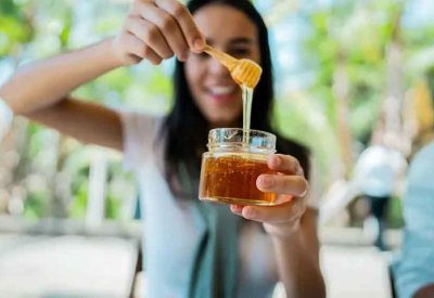 4 مكونات بسيطة تتحول إلى أطعمة خارقة عند دمجها بالعسل