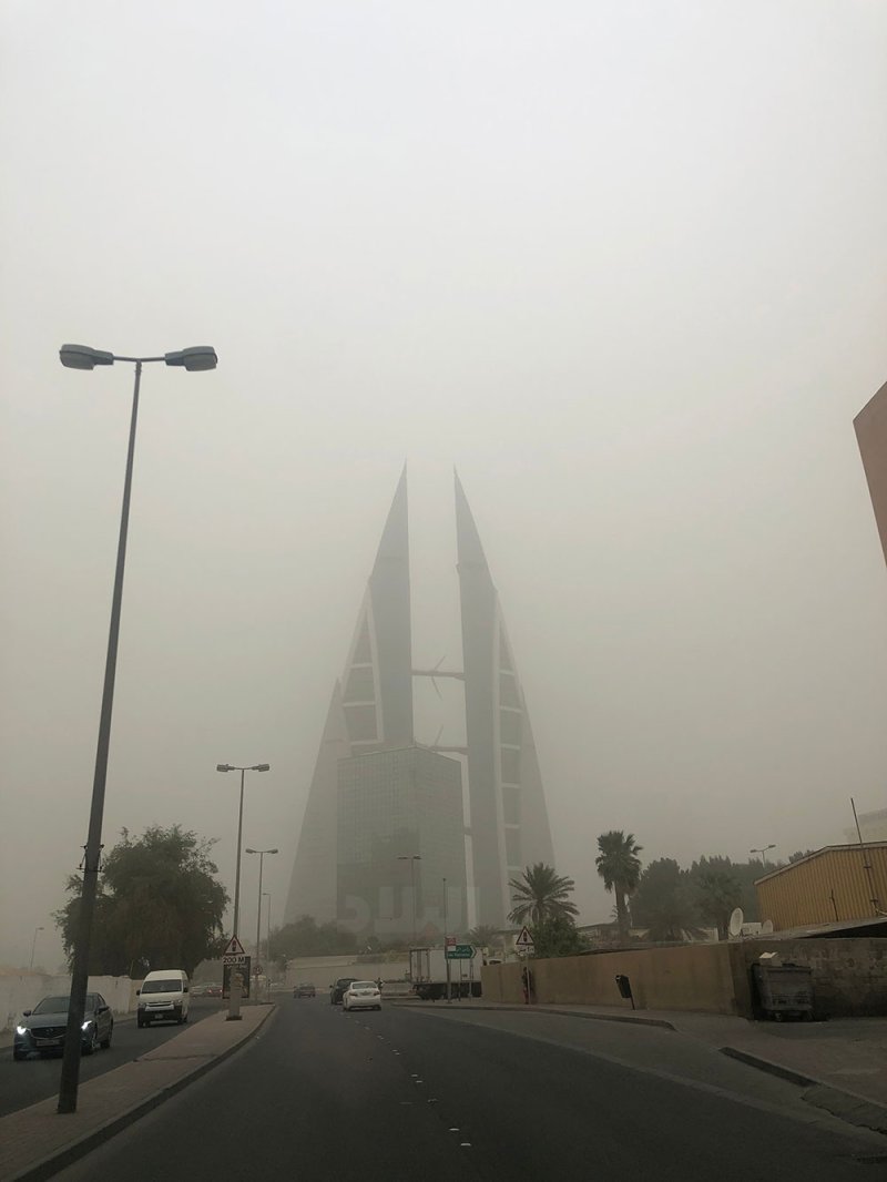 الطقس في البحرين اليوم معتدل مع تصاعد الأتربة مساءً