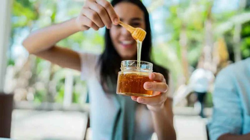 4 مكونات بسيطة تتحول إلى أطعمة خارقة عند دمجها بالعسل