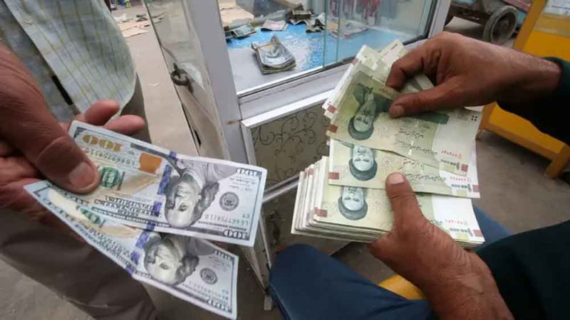 إيران تعين محافظاً جديداً للبنك المركزي بعد انهيار قيمة العملة