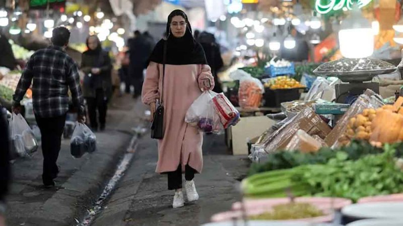 الغلاء يُسقط محافظ البنك المركزي الإيراني.. ماذا يجري في طهران؟