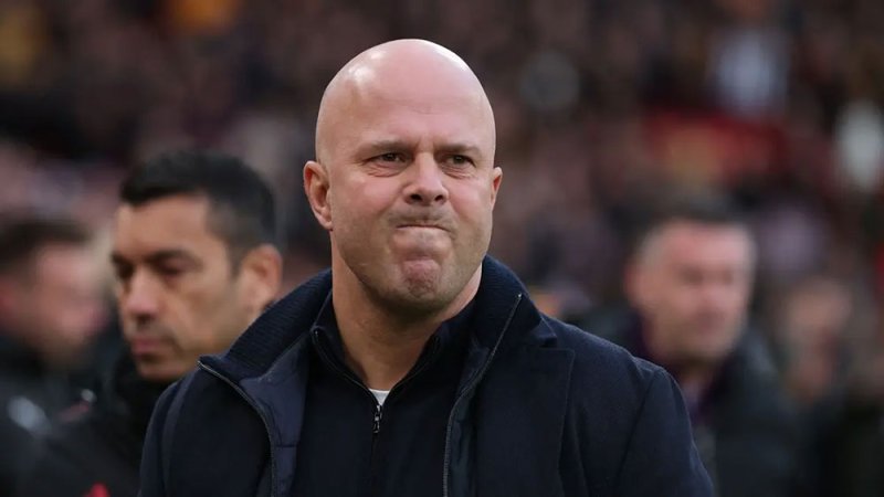 سلوت يهاجم لاعب ليفربول لأنه "ظل واقفاً"