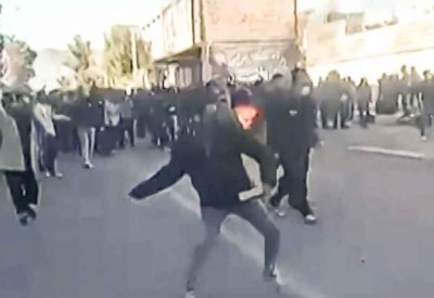 وكالة مهر: مقتل عنصر أمن "بالرصاص" في إيران