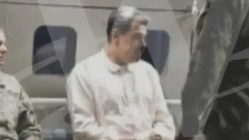 صورة متداولة لاعتقال مادورو.. ظهر محاصراً بقوات أميركية