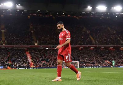 لاعب ليفربول: صلاح "غريب".. يرفض الراحة ويبحث عن "الفوضى"