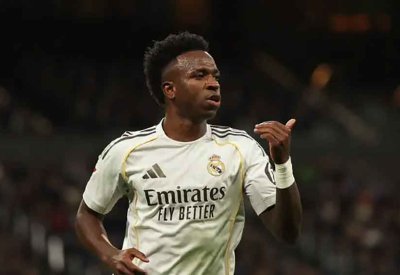 جمهور ريال مدريد "يصفّر" على فينيسيوس.. واللاعب: لماذا؟