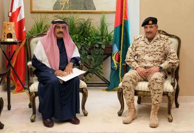 مساعد رئيس هيئة الأركان للقوى البشرية يستقبل سفير البحرين لدى باكستان