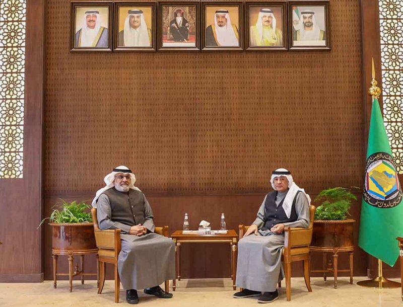 الأمين العام لمجلس التعاون يستقبل المدير التنفيذي بمجموعة البنك الدولي